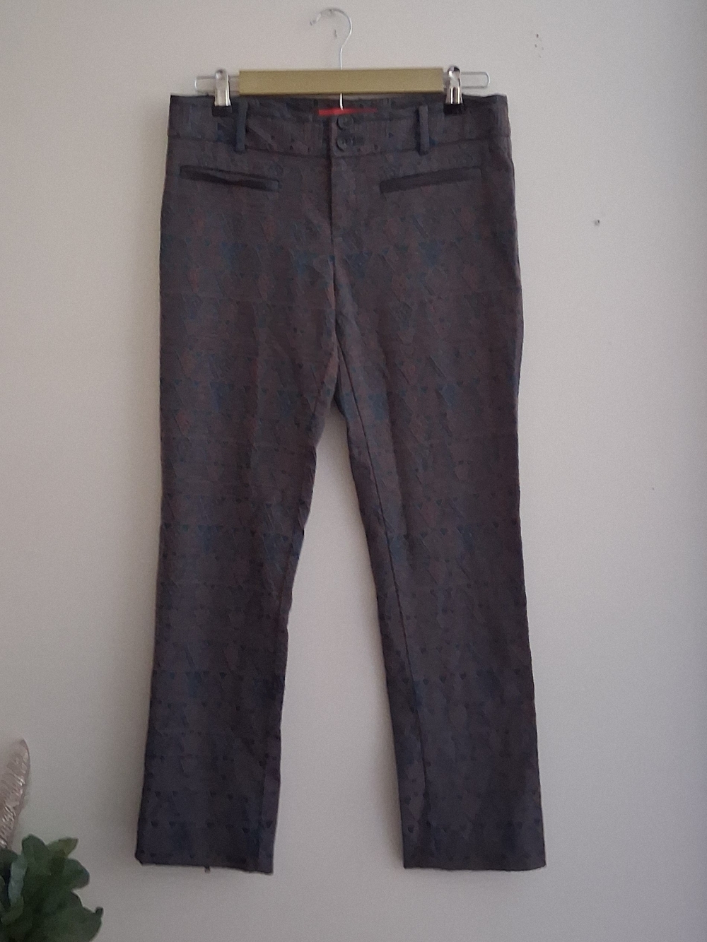 Cartonnier Straight-Leg Jeans in Charcoal with  Subtle Blue Pattern